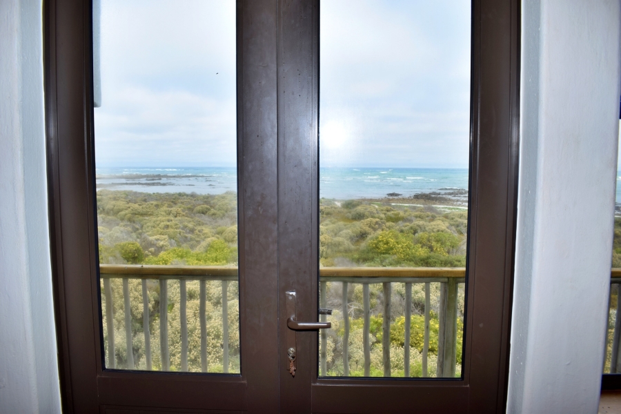 6 Bedroom Property for Sale in Suiderstrand Western Cape